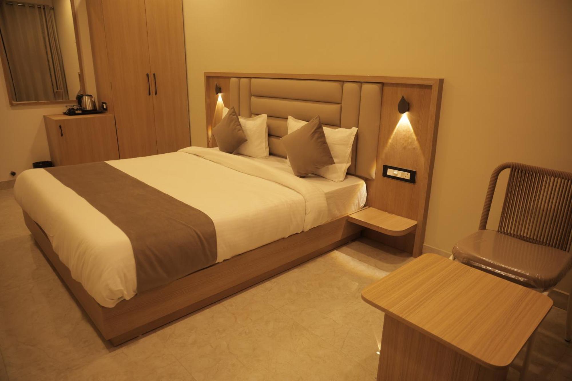 Hotel The Rainbow Inn Udaipur Ngoại thất bức ảnh