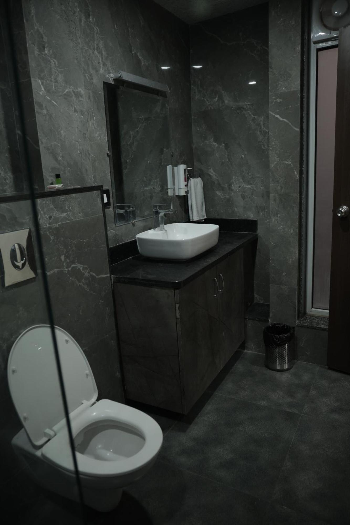 Hotel The Rainbow Inn Udaipur Ngoại thất bức ảnh