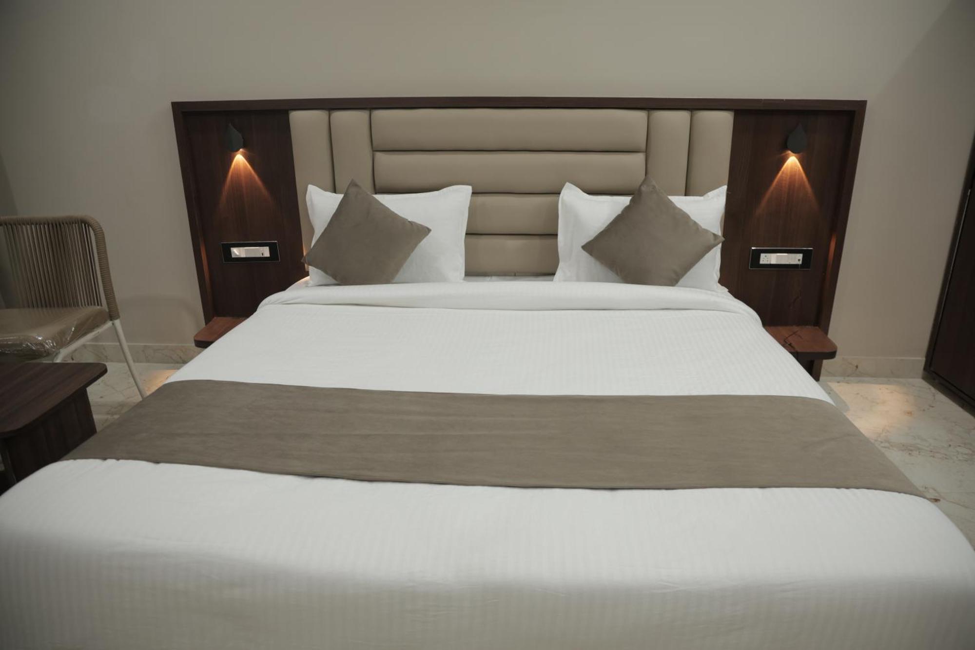Hotel The Rainbow Inn Udaipur Ngoại thất bức ảnh