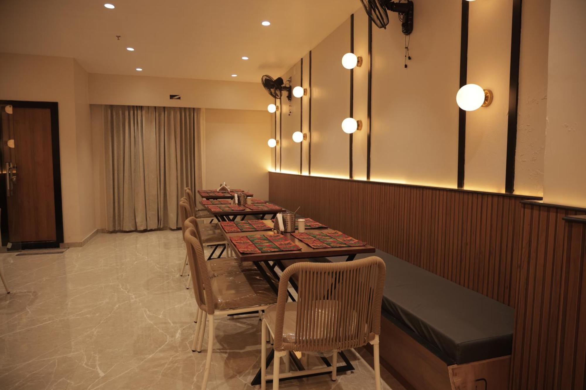Hotel The Rainbow Inn Udaipur Ngoại thất bức ảnh
