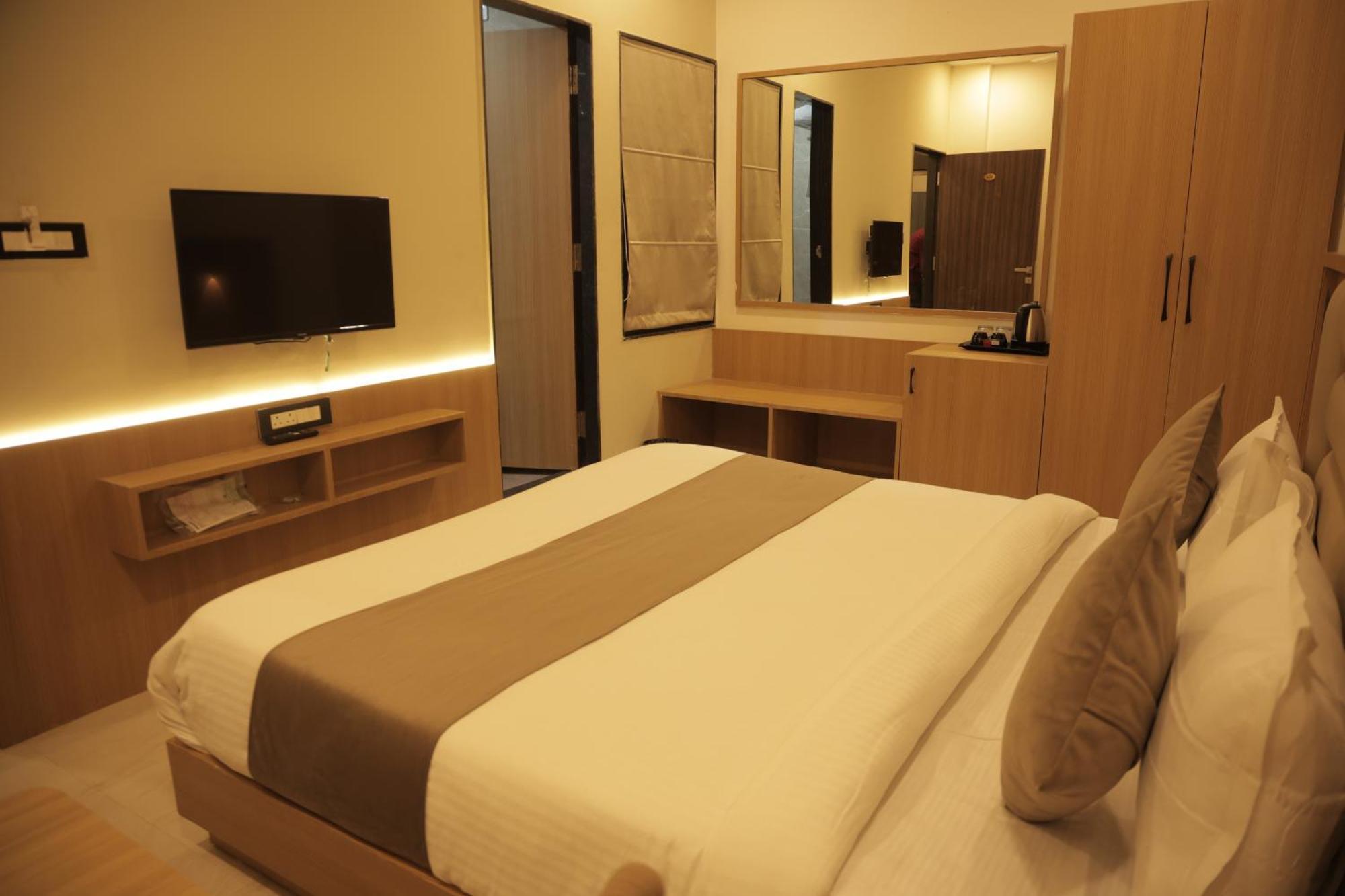 Hotel The Rainbow Inn Udaipur Ngoại thất bức ảnh