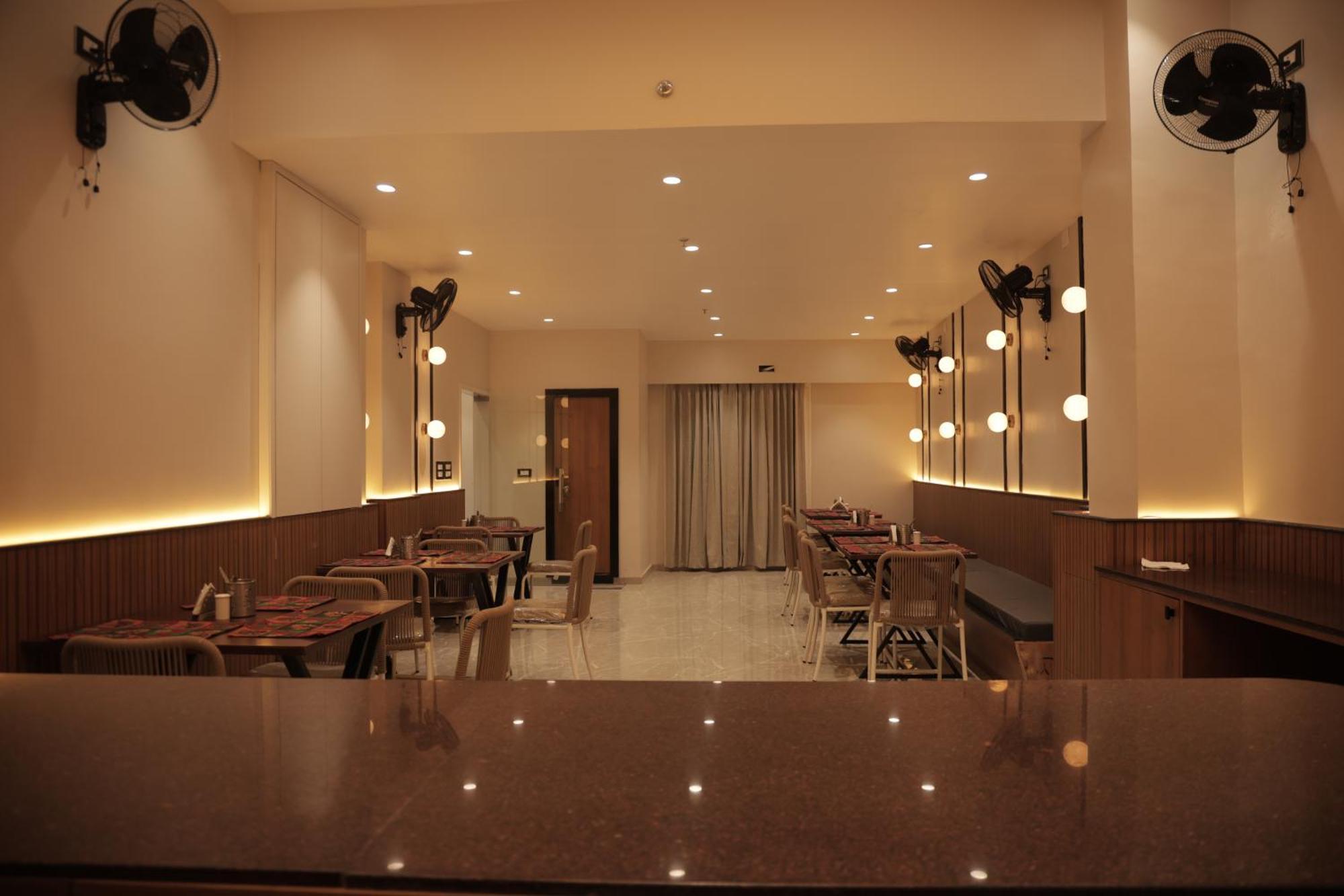 Hotel The Rainbow Inn Udaipur Ngoại thất bức ảnh